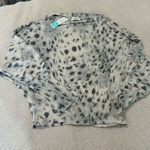 Dolman animal print soft zipper detail